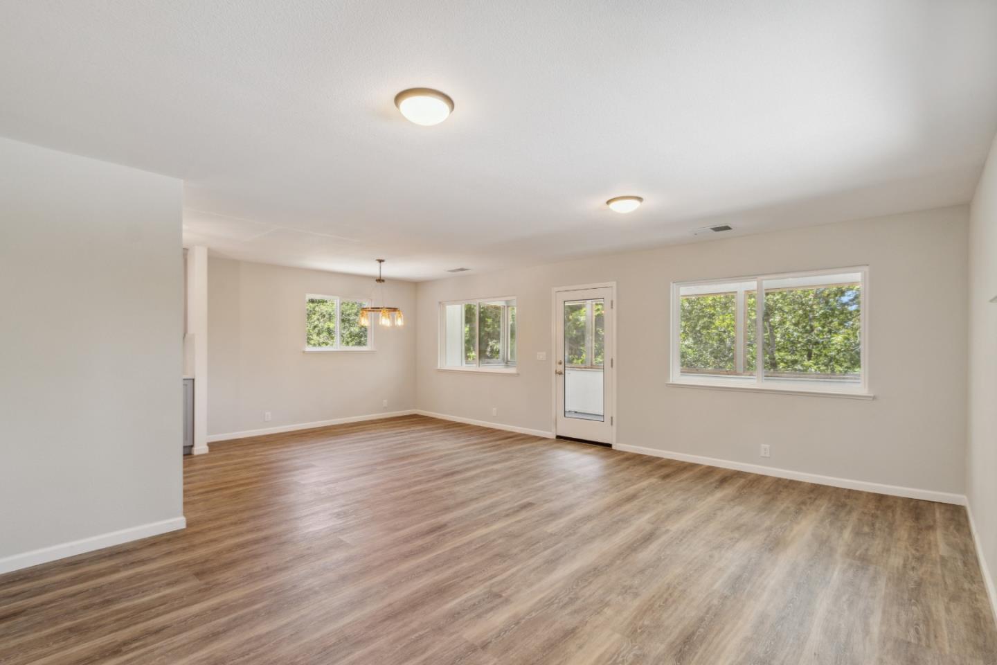 Detail Gallery Image 5 of 113 For 24895 Skyland Rd, Los Gatos,  CA 95033 - 4 Beds | 2 Baths
