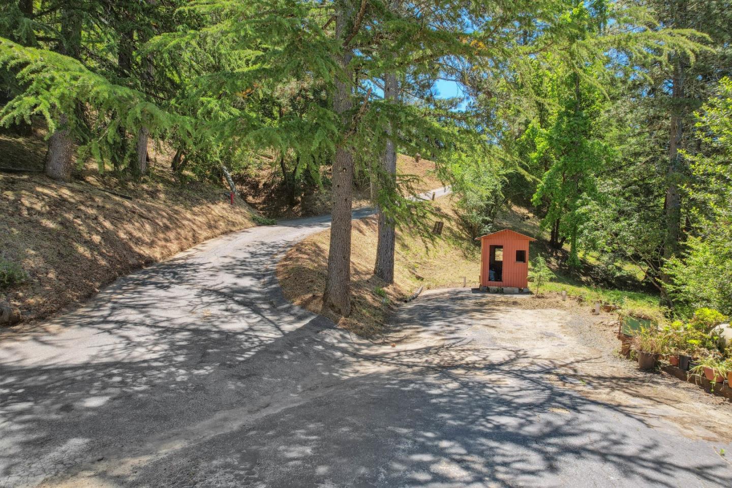 Detail Gallery Image 70 of 113 For 24895 Skyland Rd, Los Gatos,  CA 95033 - 4 Beds | 2 Baths