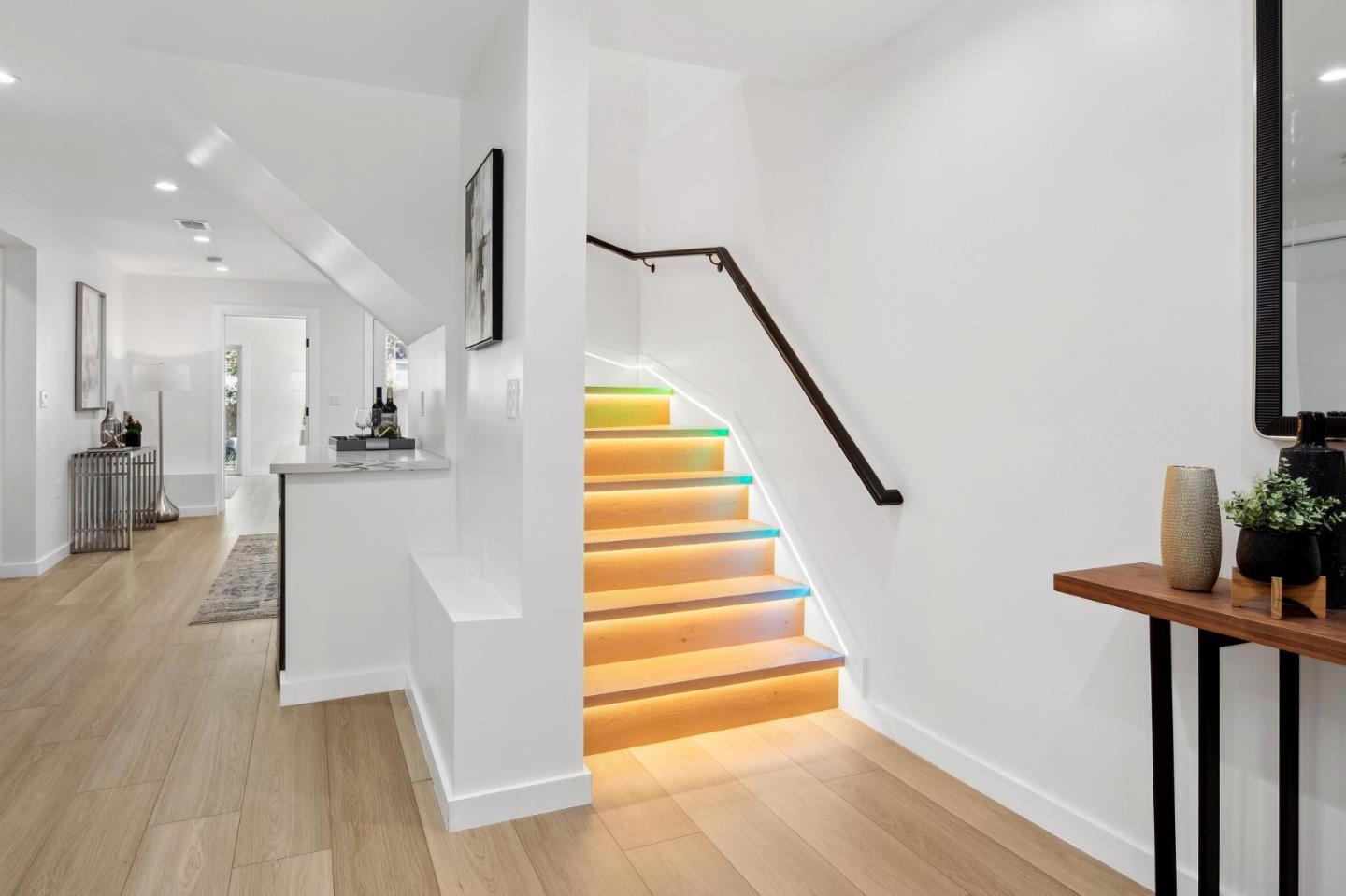 Detail Gallery Image 12 of 57 For 26 Glenview Dr, San Francisco,  CA 94131 - 4 Beds | 3 Baths
