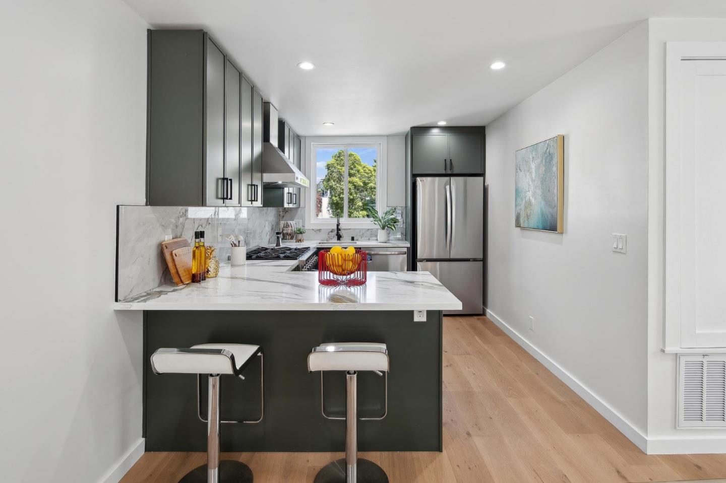 Detail Gallery Image 22 of 57 For 26 Glenview Dr, San Francisco,  CA 94131 - 4 Beds | 3 Baths