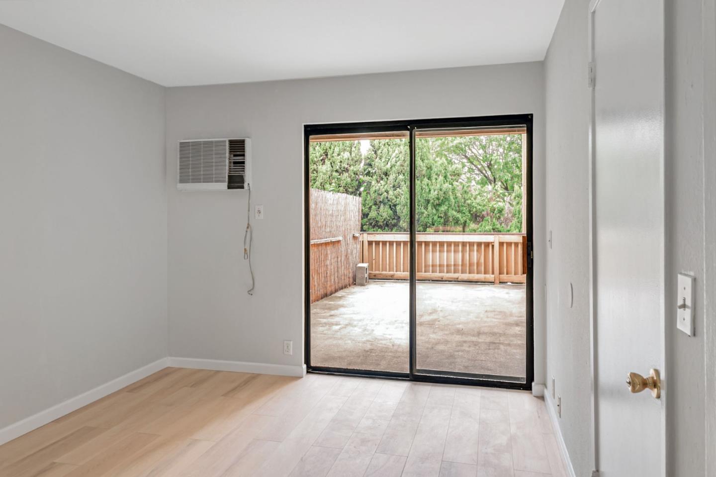 Detail Gallery Image 10 of 24 For 16006 E 14th St #106,  San Leandro,  CA 94578 - 2 Beds | 2 Baths