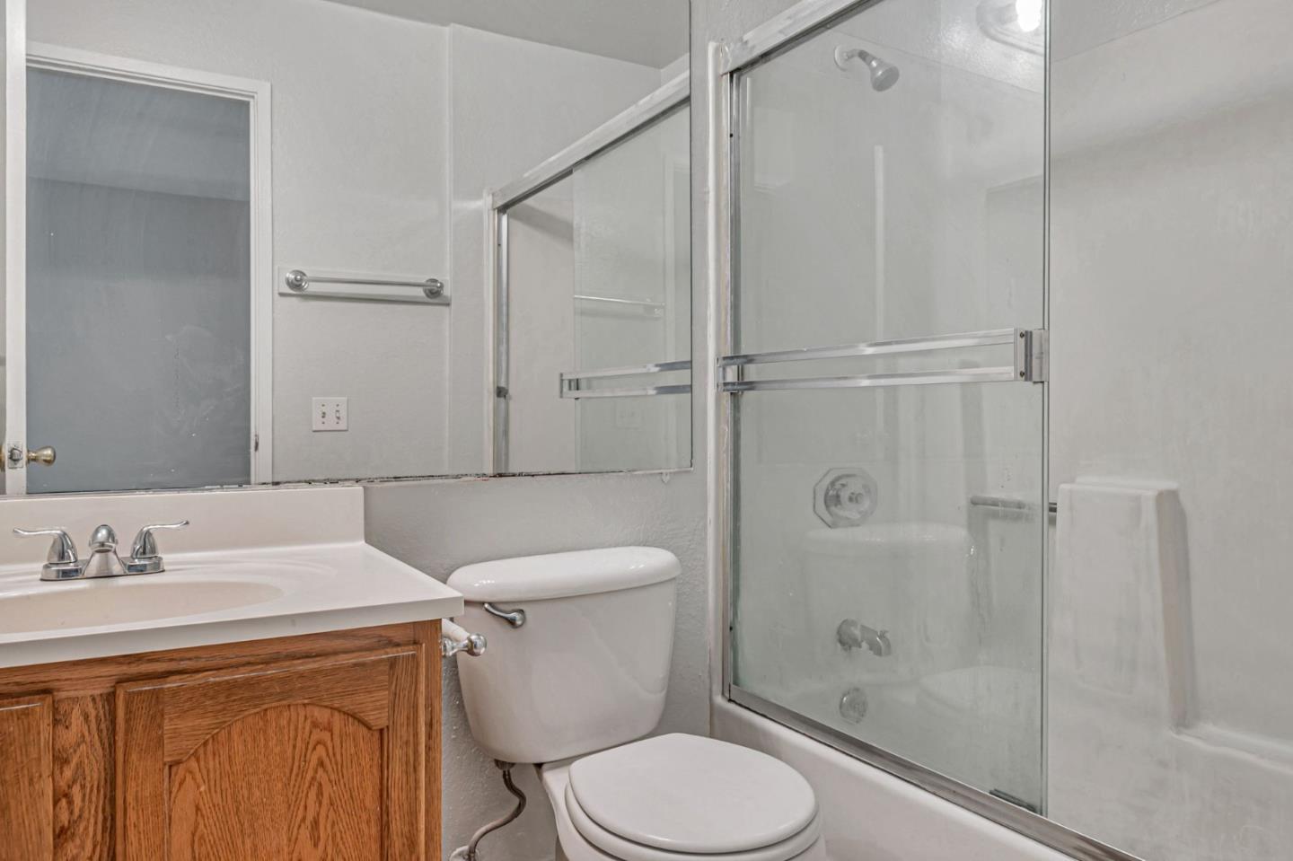 Detail Gallery Image 16 of 24 For 16006 E 14th St #106,  San Leandro,  CA 94578 - 2 Beds | 2 Baths