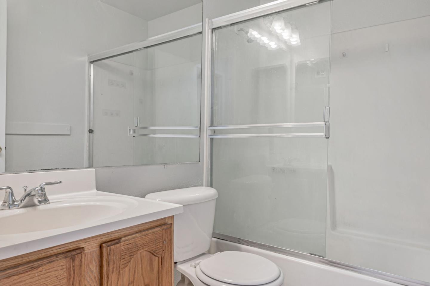 Detail Gallery Image 17 of 24 For 16006 E 14th St #106,  San Leandro,  CA 94578 - 2 Beds | 2 Baths