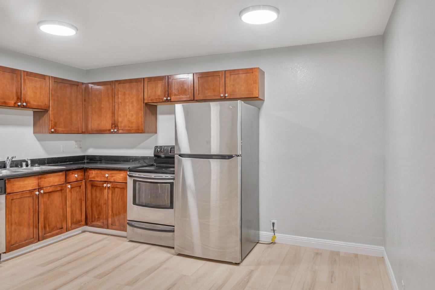 Detail Gallery Image 8 of 24 For 16006 E 14th St #106,  San Leandro,  CA 94578 - 2 Beds | 2 Baths