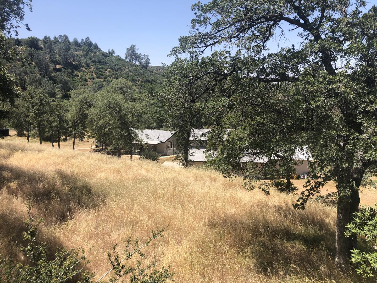 Detail Gallery Image 22 of 44 For 8260 Hunters Valley Rd, Mariposa,  CA 95338 - 3 Beds | 2 Baths
