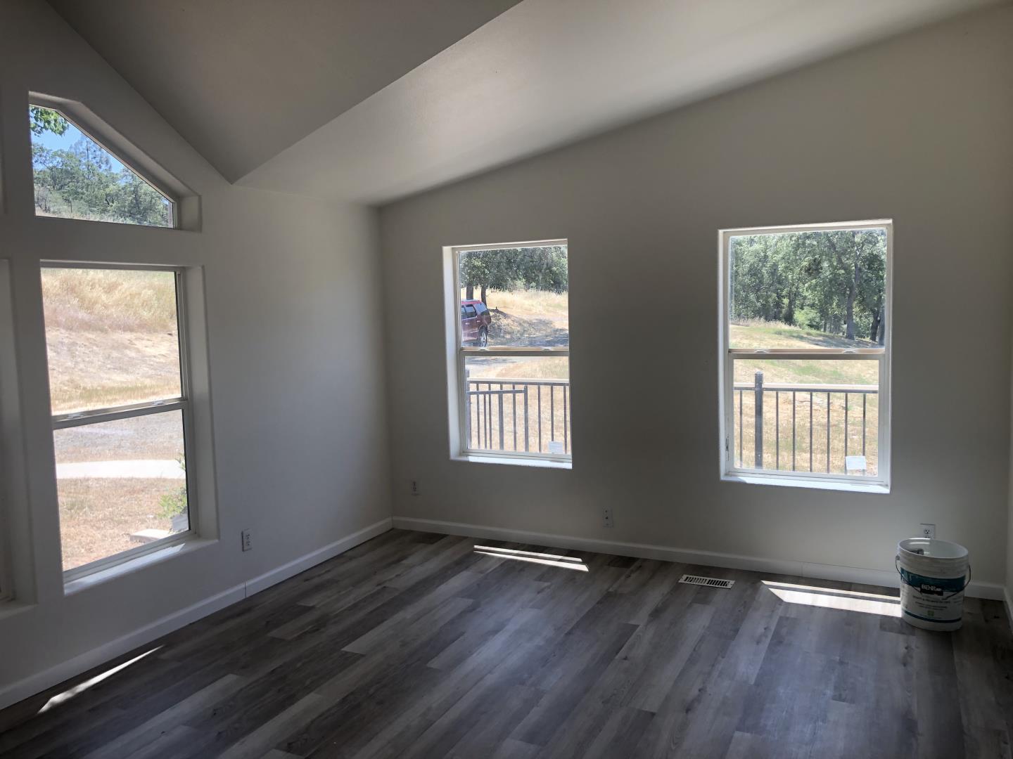 Detail Gallery Image 8 of 44 For 8260 Hunters Valley Rd, Mariposa,  CA 95338 - 3 Beds | 2 Baths