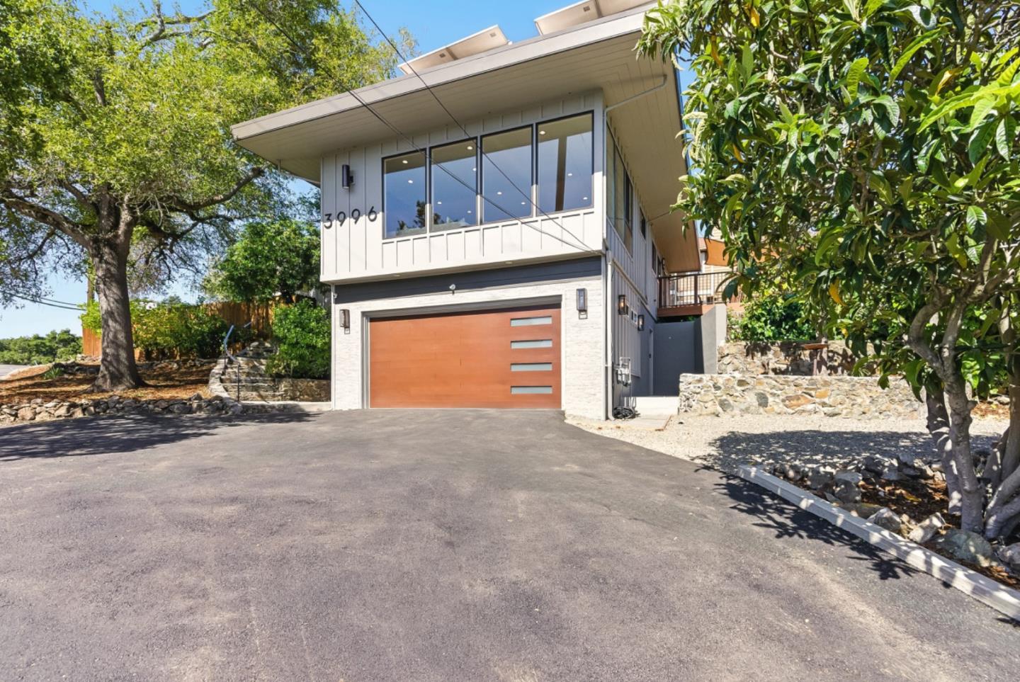 Detail Gallery Image 1 of 50 For 3996 Jefferson Ave, Redwood City,  CA 94062 - 3 Beds | 3 Baths