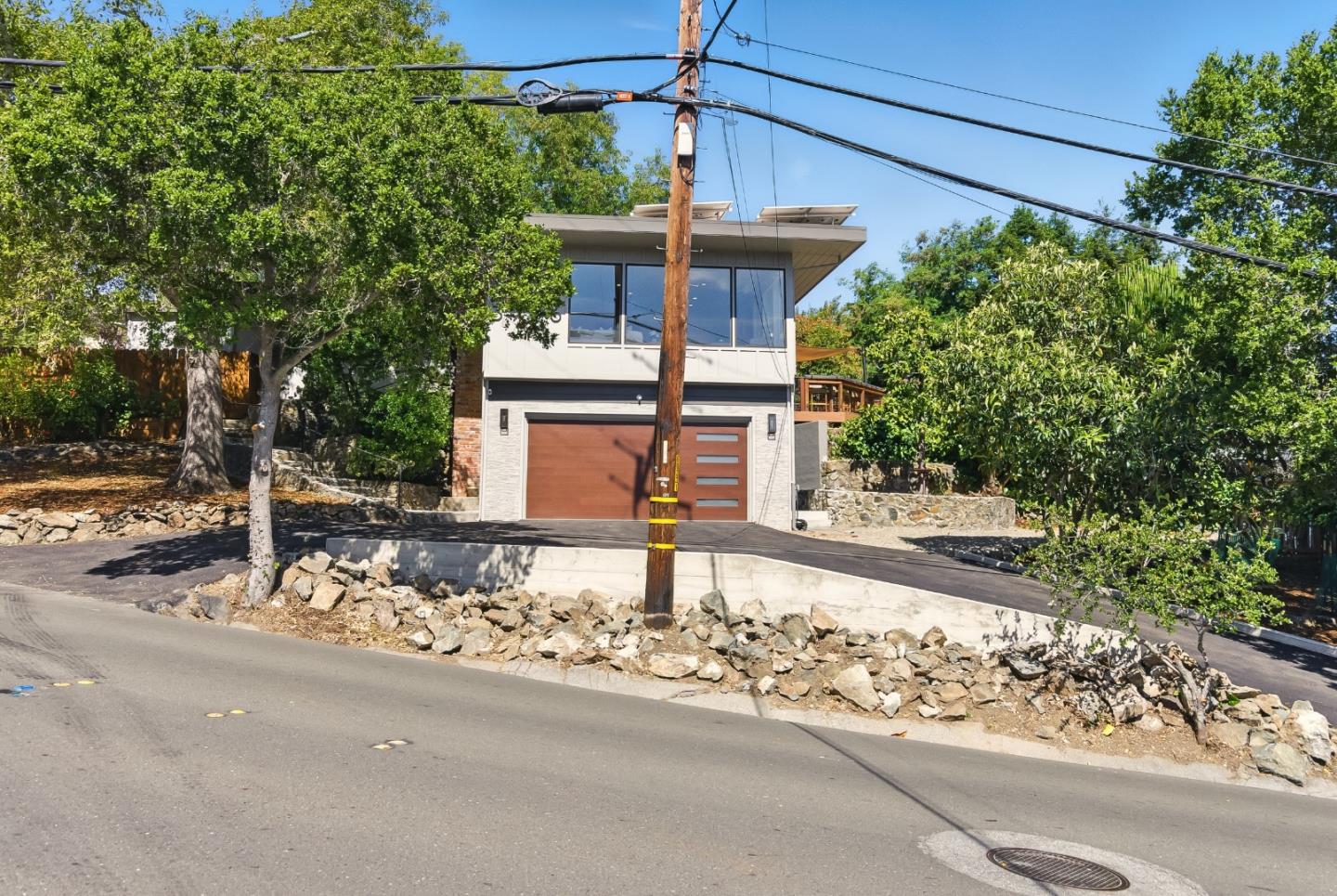 Detail Gallery Image 3 of 50 For 3996 Jefferson Ave, Redwood City,  CA 94062 - 3 Beds | 3 Baths