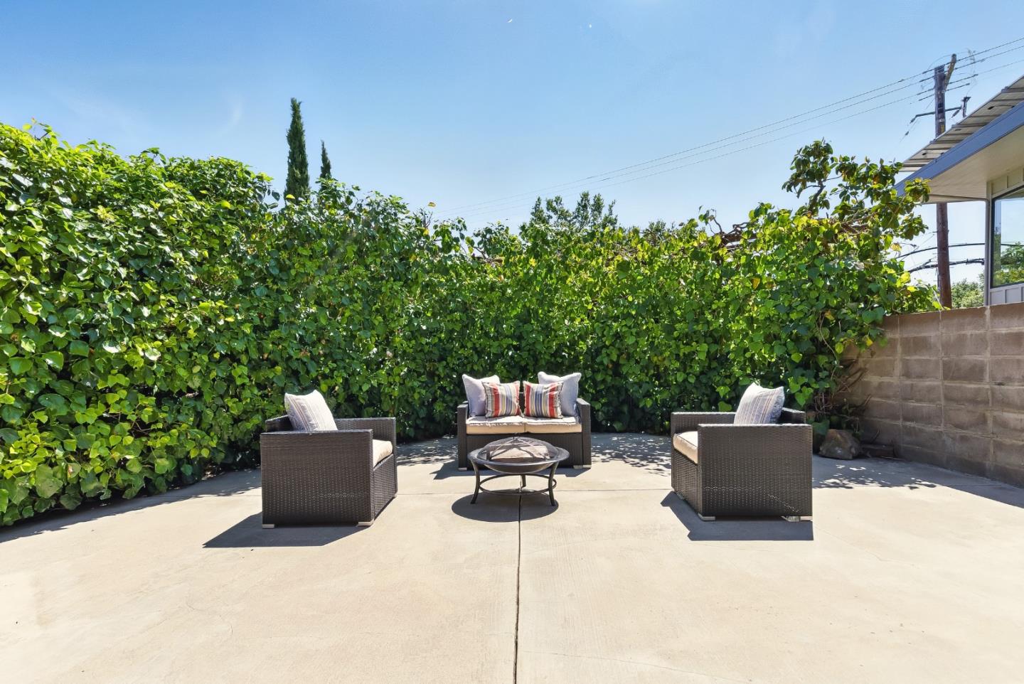 Detail Gallery Image 34 of 50 For 3996 Jefferson Ave, Redwood City,  CA 94062 - 3 Beds | 3 Baths