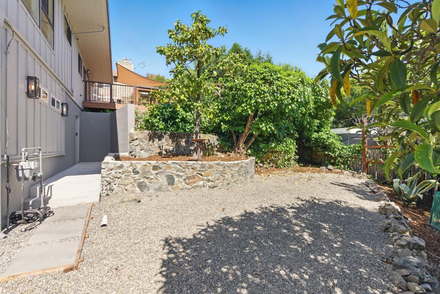 Detail Gallery Image 6 of 50 For 3996 Jefferson Ave, Redwood City,  CA 94062 - 3 Beds | 3 Baths