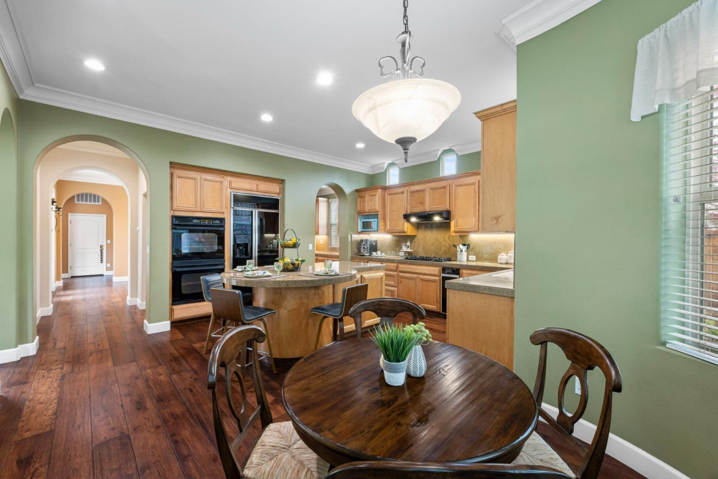 Detail Gallery Image 20 of 79 For 2555 Muirfield Way, Gilroy,  CA 95020 - 4 Beds | 3/1 Baths