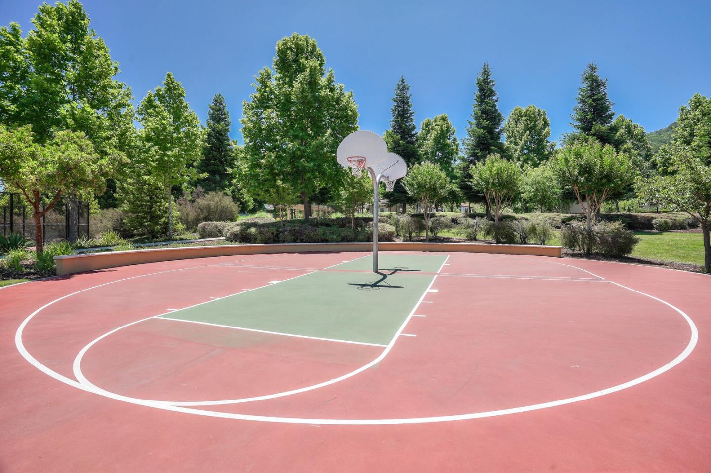 Detail Gallery Image 70 of 79 For 2555 Muirfield Way, Gilroy,  CA 95020 - 4 Beds | 3/1 Baths