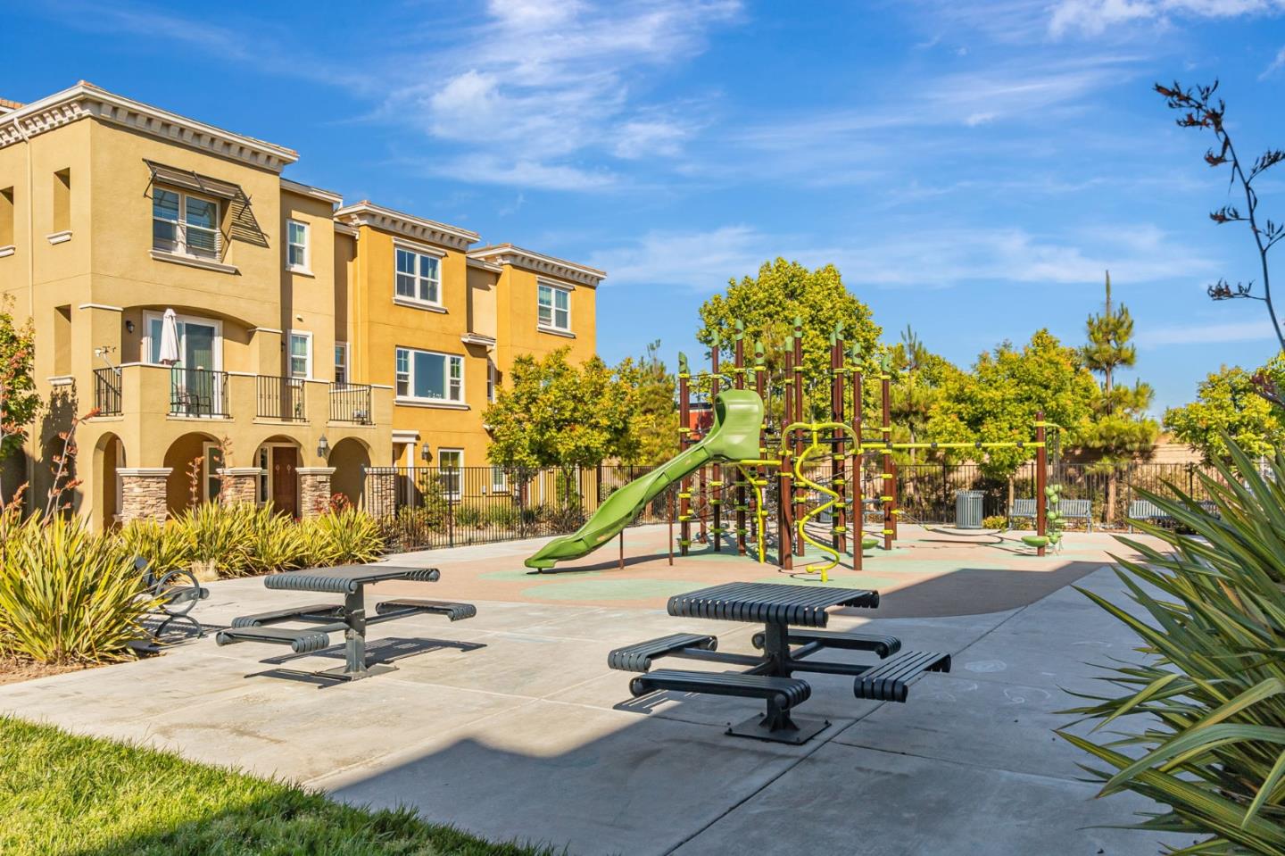 Detail Gallery Image 29 of 33 For 38984 Primula Ter, Newark,  CA 94560 - 3 Beds | 3 Baths