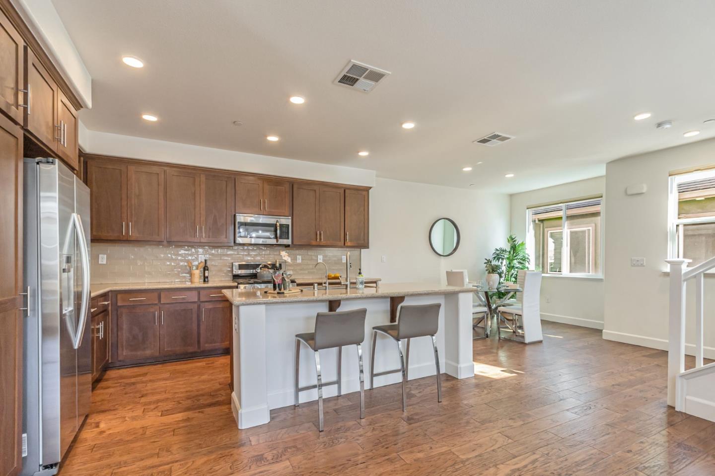 Detail Gallery Image 6 of 33 For 38984 Primula Ter, Newark,  CA 94560 - 3 Beds | 3 Baths