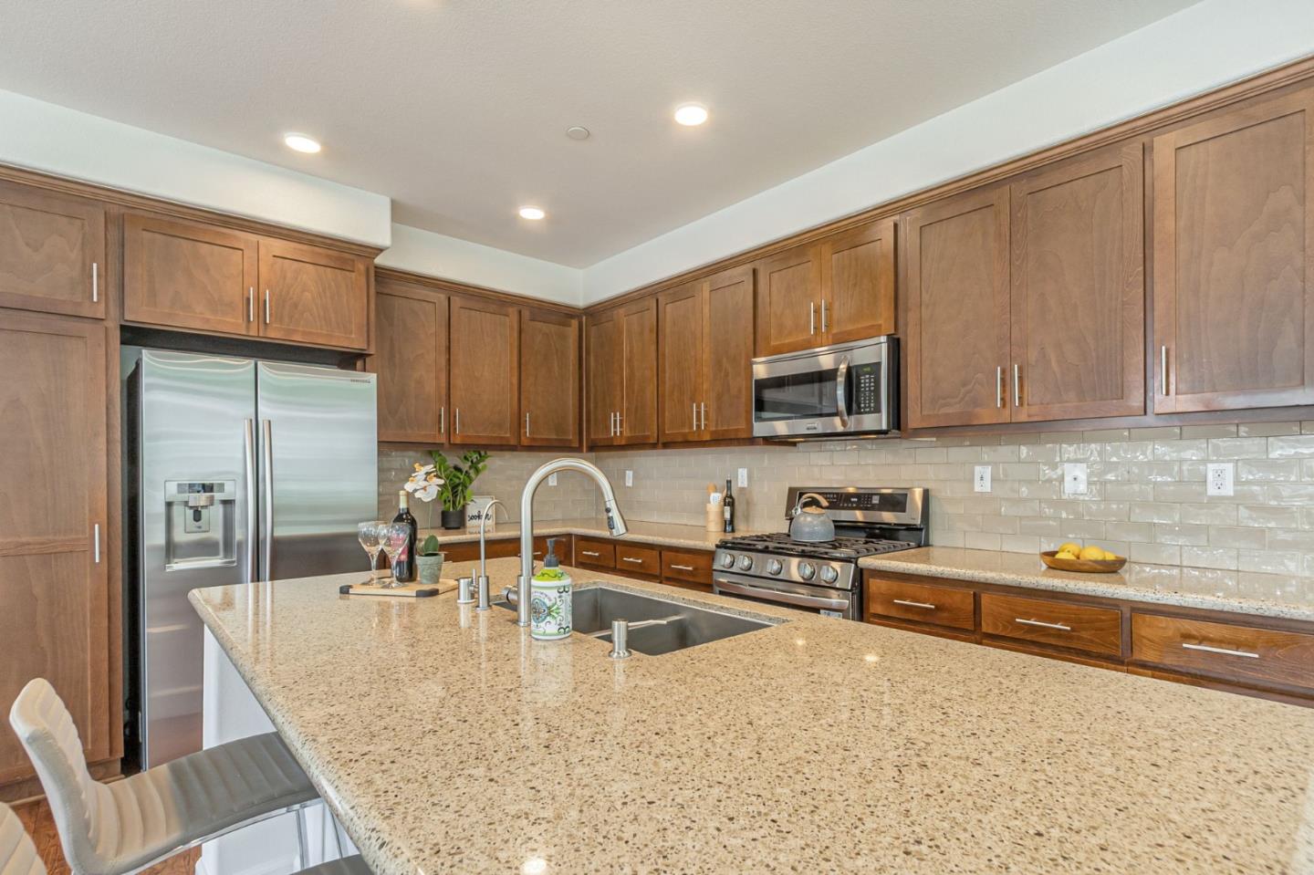 Detail Gallery Image 7 of 33 For 38984 Primula Ter, Newark,  CA 94560 - 3 Beds | 3 Baths