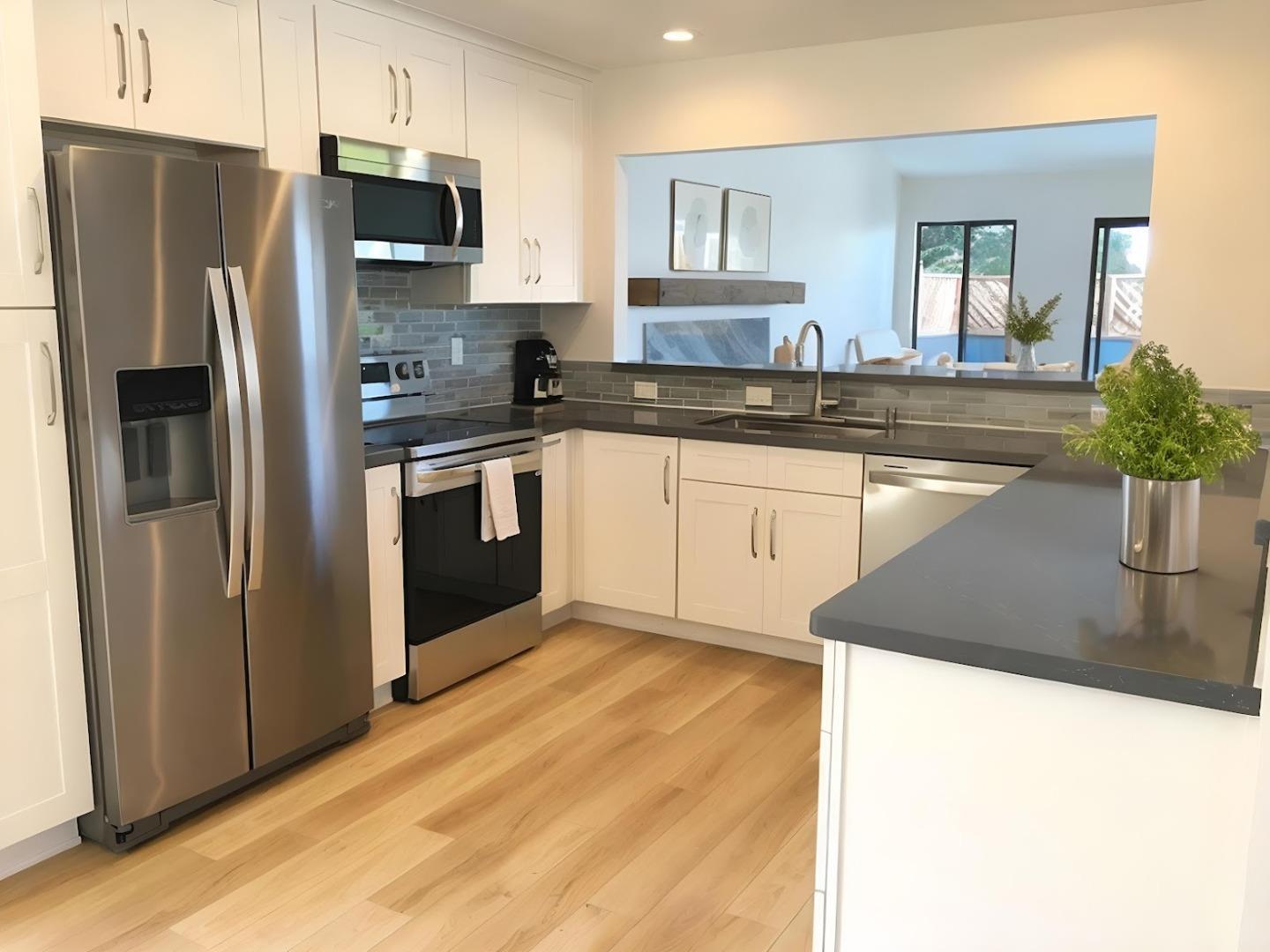 Detail Gallery Image 18 of 37 For 2090-2092 Penasquitas Dr, Aptos,  CA 95003 - 4 Beds | 4/1 Baths