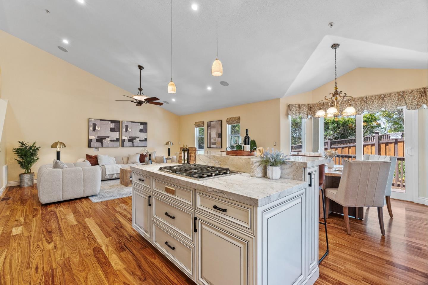 Detail Gallery Image 8 of 46 For 3067 Terrace Dr, Aptos,  CA 95003 - 4 Beds | 2/1 Baths