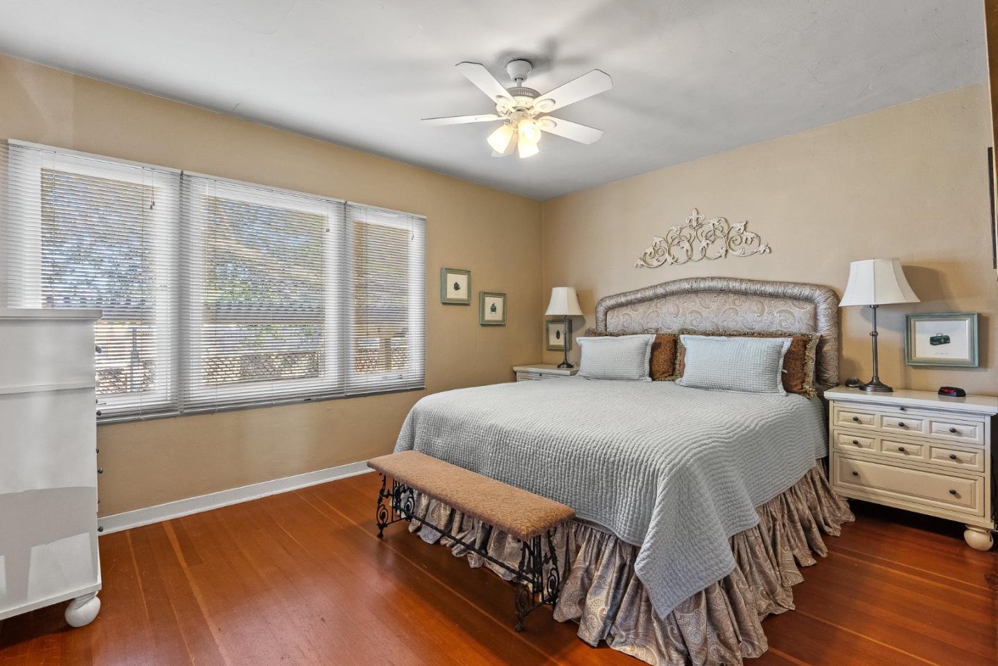 Detail Gallery Image 11 of 27 For 925 Cass St, Monterey,  CA 93940 - 3 Beds | 2 Baths
