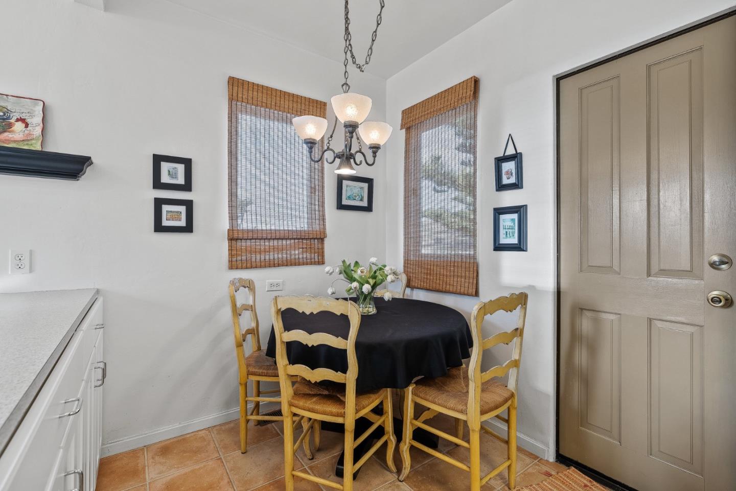 Detail Gallery Image 16 of 27 For 925 Cass St, Monterey,  CA 93940 - 3 Beds | 2 Baths