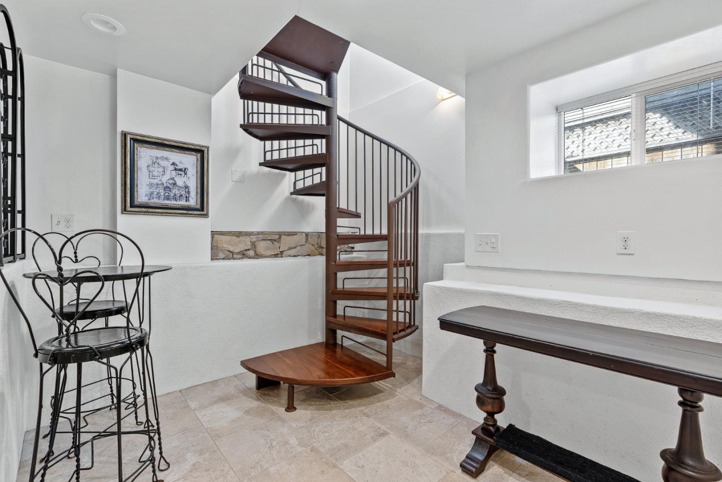 Detail Gallery Image 18 of 27 For 925 Cass St, Monterey,  CA 93940 - 3 Beds | 2 Baths