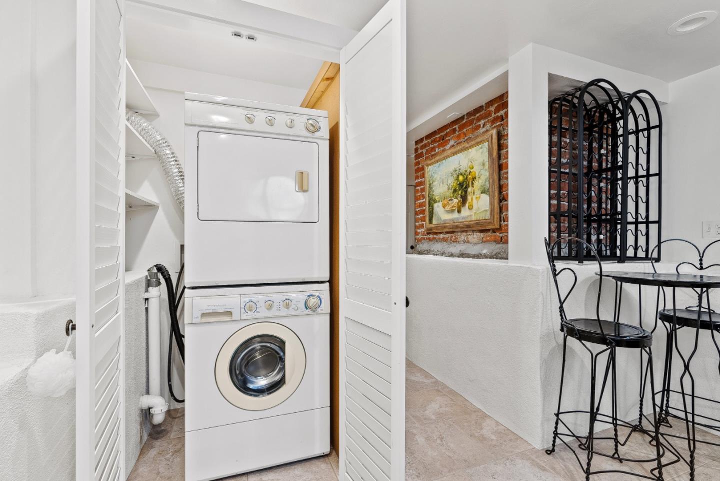 Detail Gallery Image 19 of 27 For 925 Cass St, Monterey,  CA 93940 - 3 Beds | 2 Baths