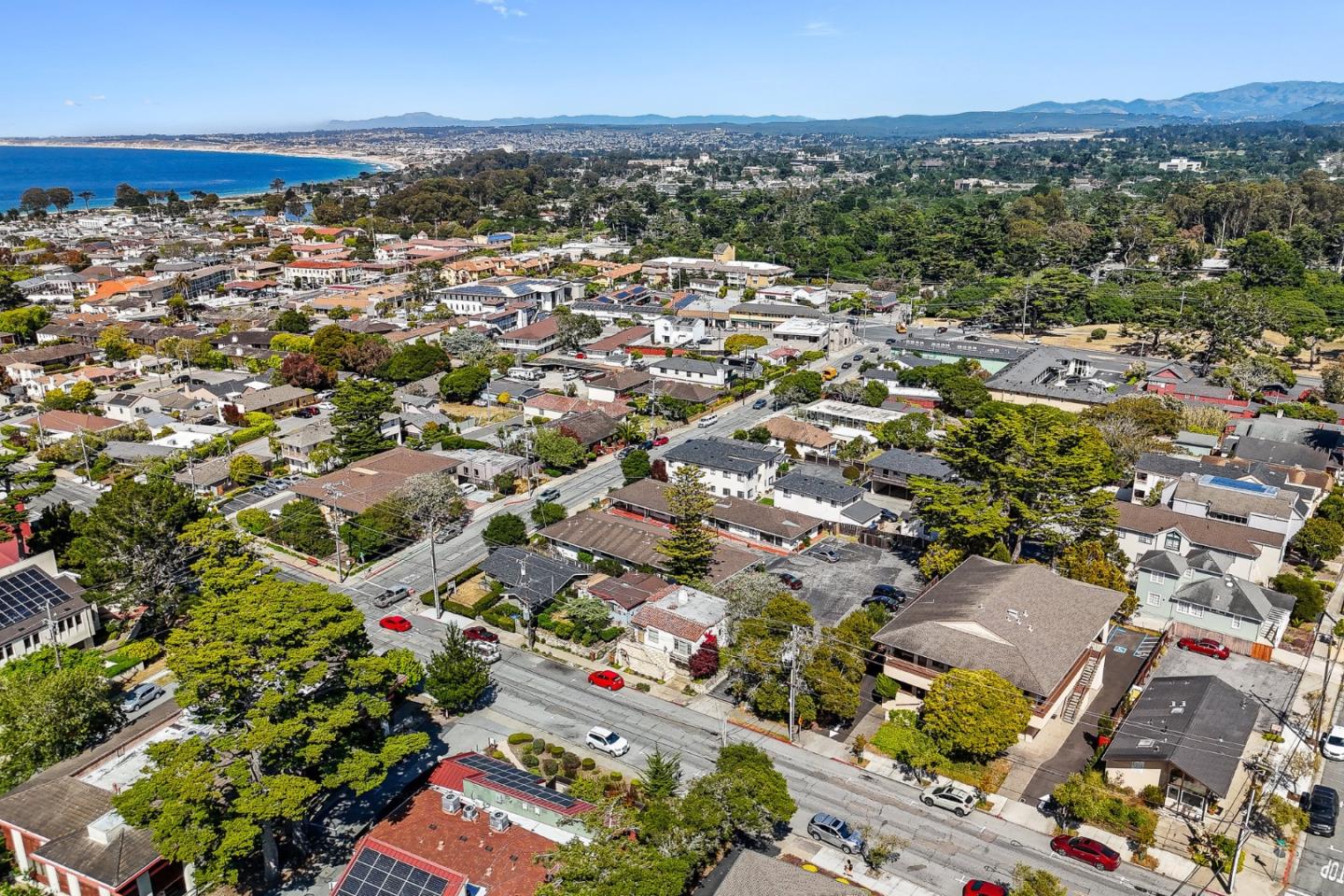 Detail Gallery Image 25 of 27 For 925 Cass St, Monterey,  CA 93940 - 3 Beds | 2 Baths