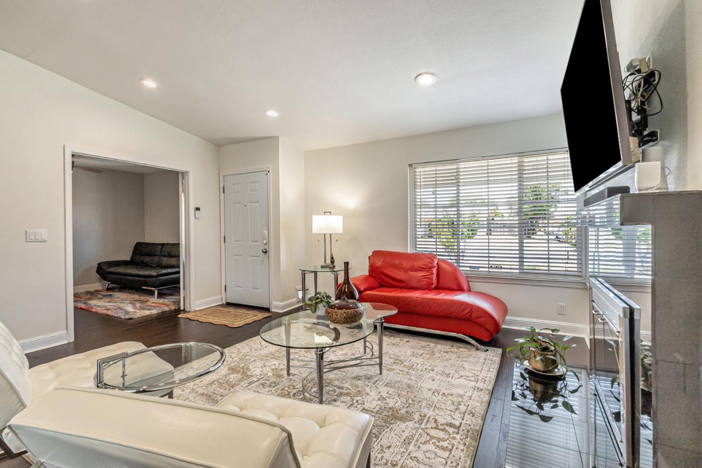 Detail Gallery Image 2 of 20 For 1570 Dina Ct, San Jose,  CA 95121 - 4 Beds | 2 Baths