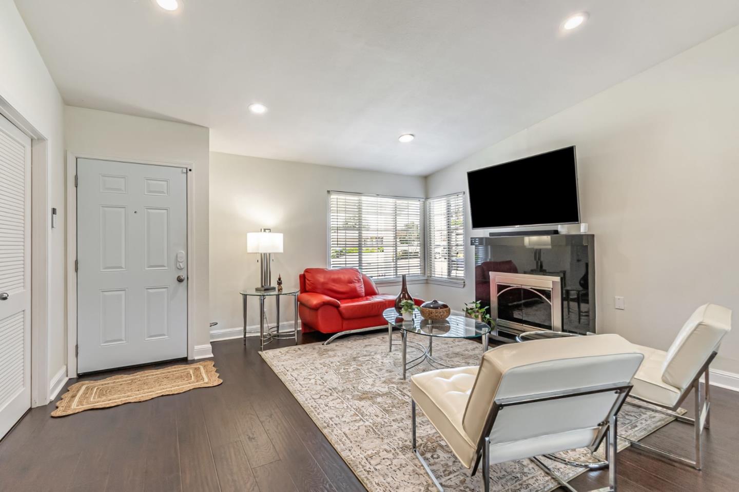 Detail Gallery Image 3 of 20 For 1570 Dina Ct, San Jose,  CA 95121 - 4 Beds | 2 Baths