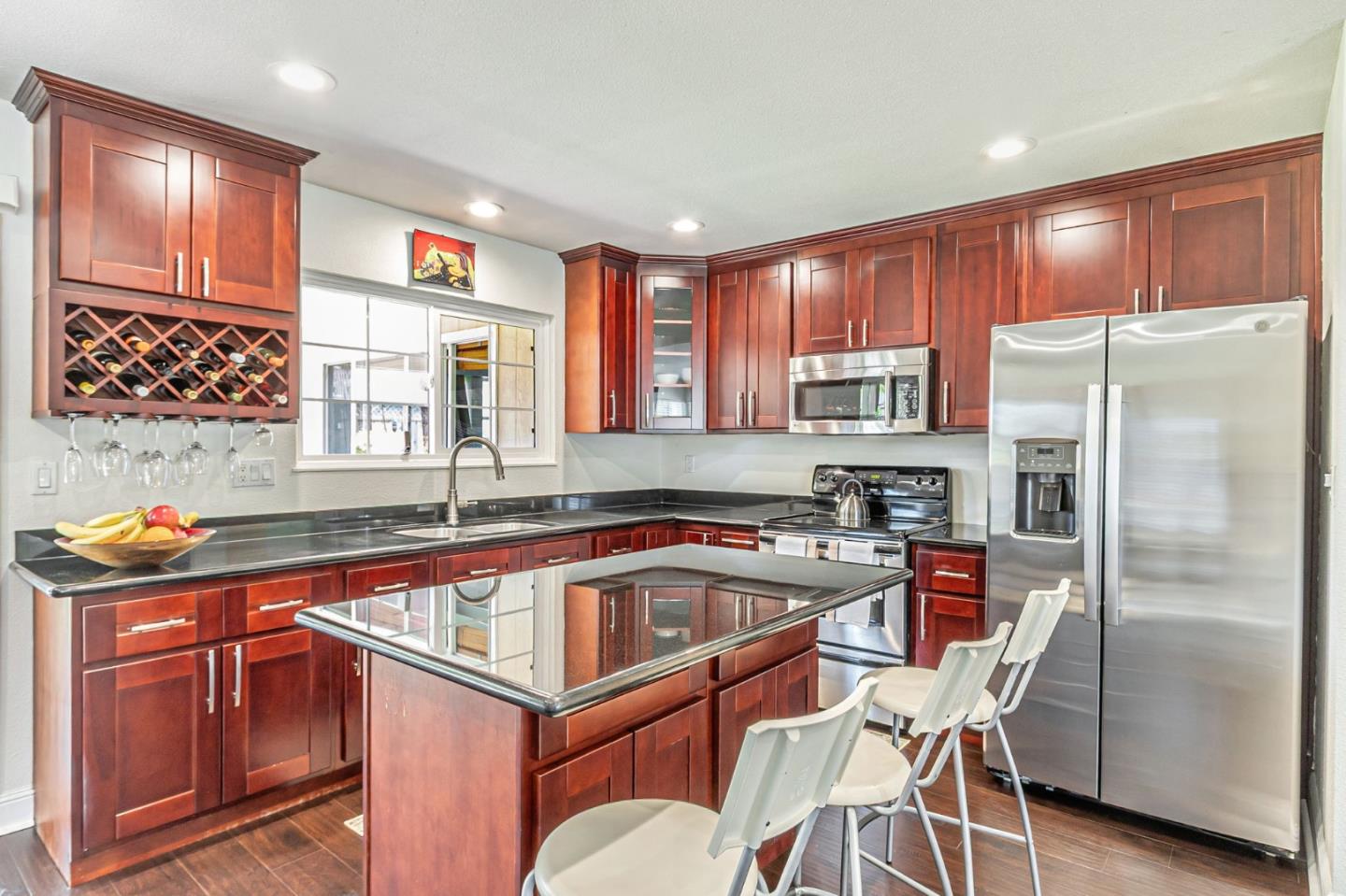 Detail Gallery Image 5 of 20 For 1570 Dina Ct, San Jose,  CA 95121 - 4 Beds | 2 Baths