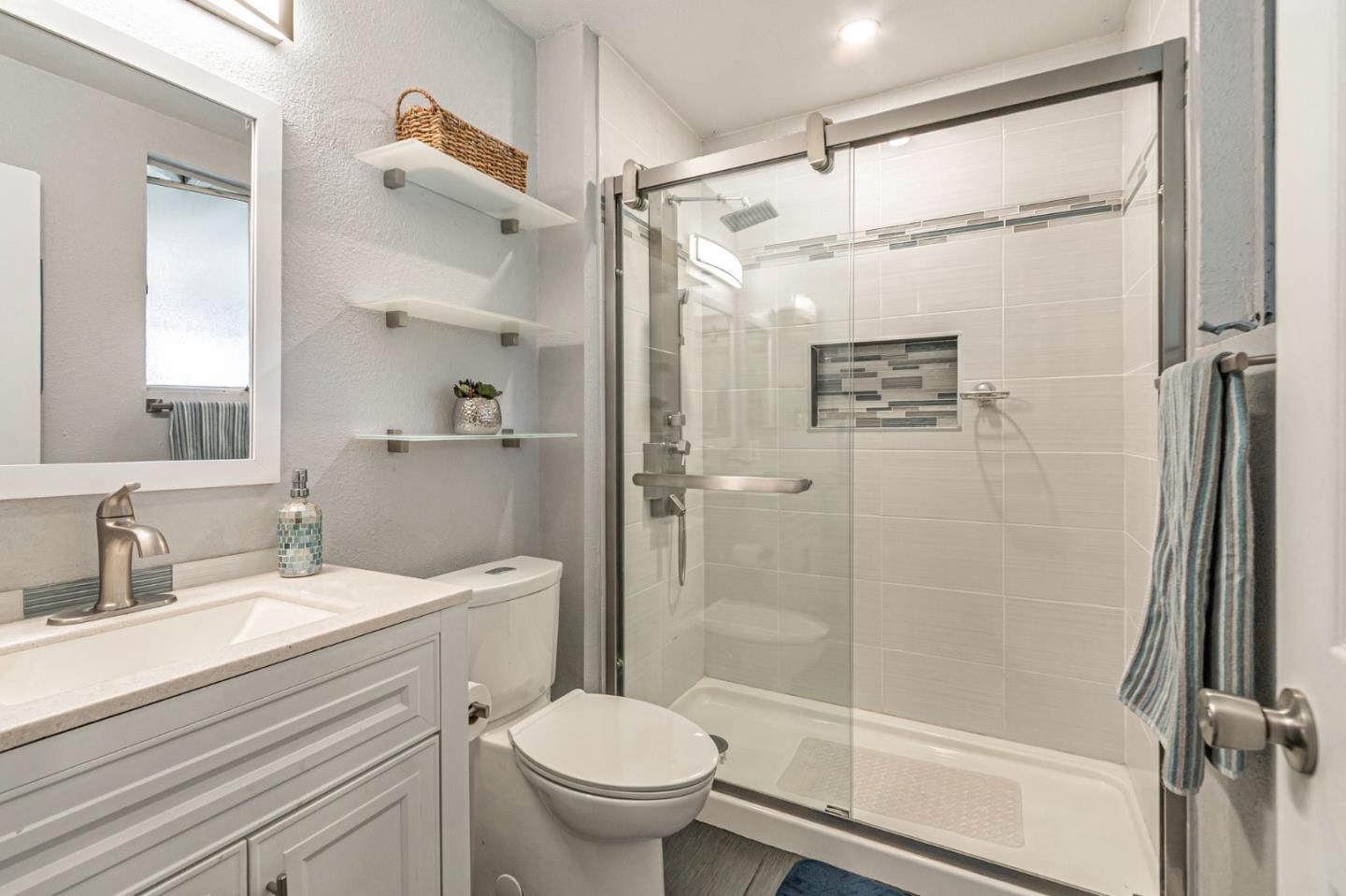 Detail Gallery Image 6 of 20 For 1570 Dina Ct, San Jose,  CA 95121 - 4 Beds | 2 Baths