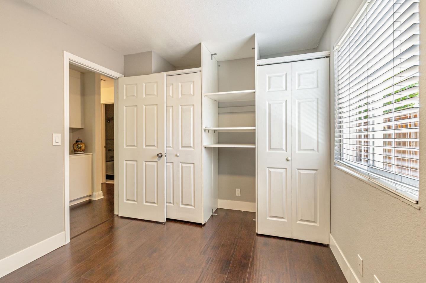 Detail Gallery Image 9 of 20 For 1570 Dina Ct, San Jose,  CA 95121 - 4 Beds | 2 Baths