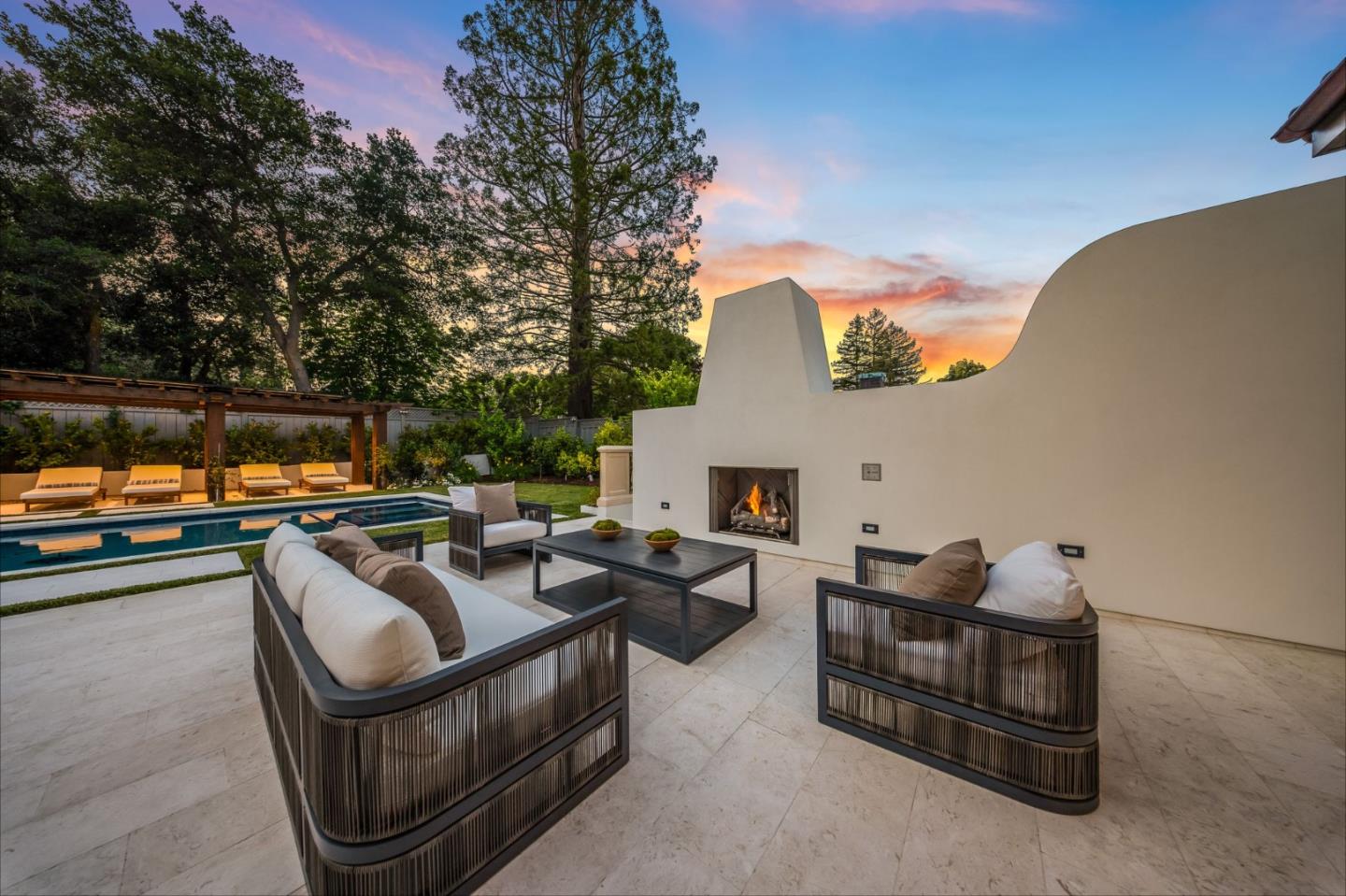 Detail Gallery Image 101 of 112 For 830 Bromfield Rd, San Mateo,  CA 94402 - 4 Beds | 4/2 Baths