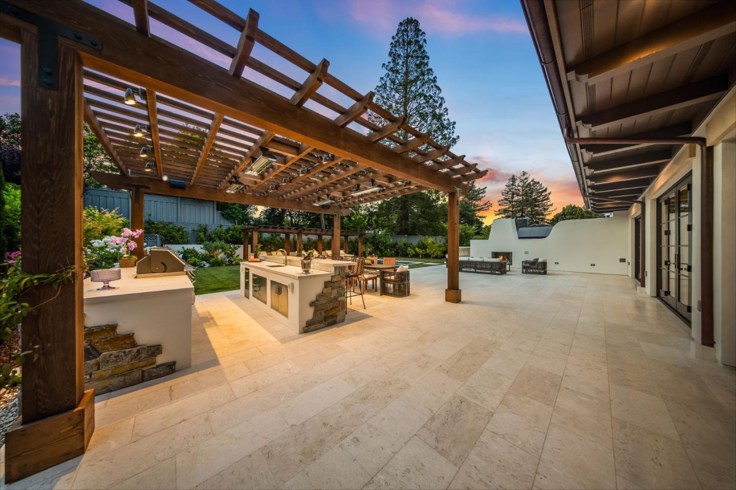 Detail Gallery Image 102 of 112 For 830 Bromfield Rd, San Mateo,  CA 94402 - 4 Beds | 4/2 Baths