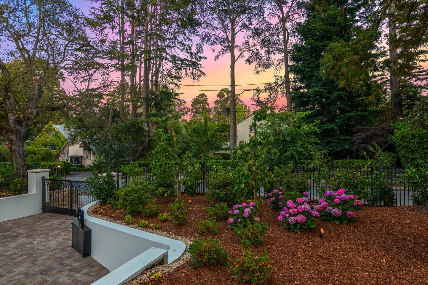 Detail Gallery Image 106 of 112 For 830 Bromfield Rd, San Mateo,  CA 94402 - 4 Beds | 4/2 Baths