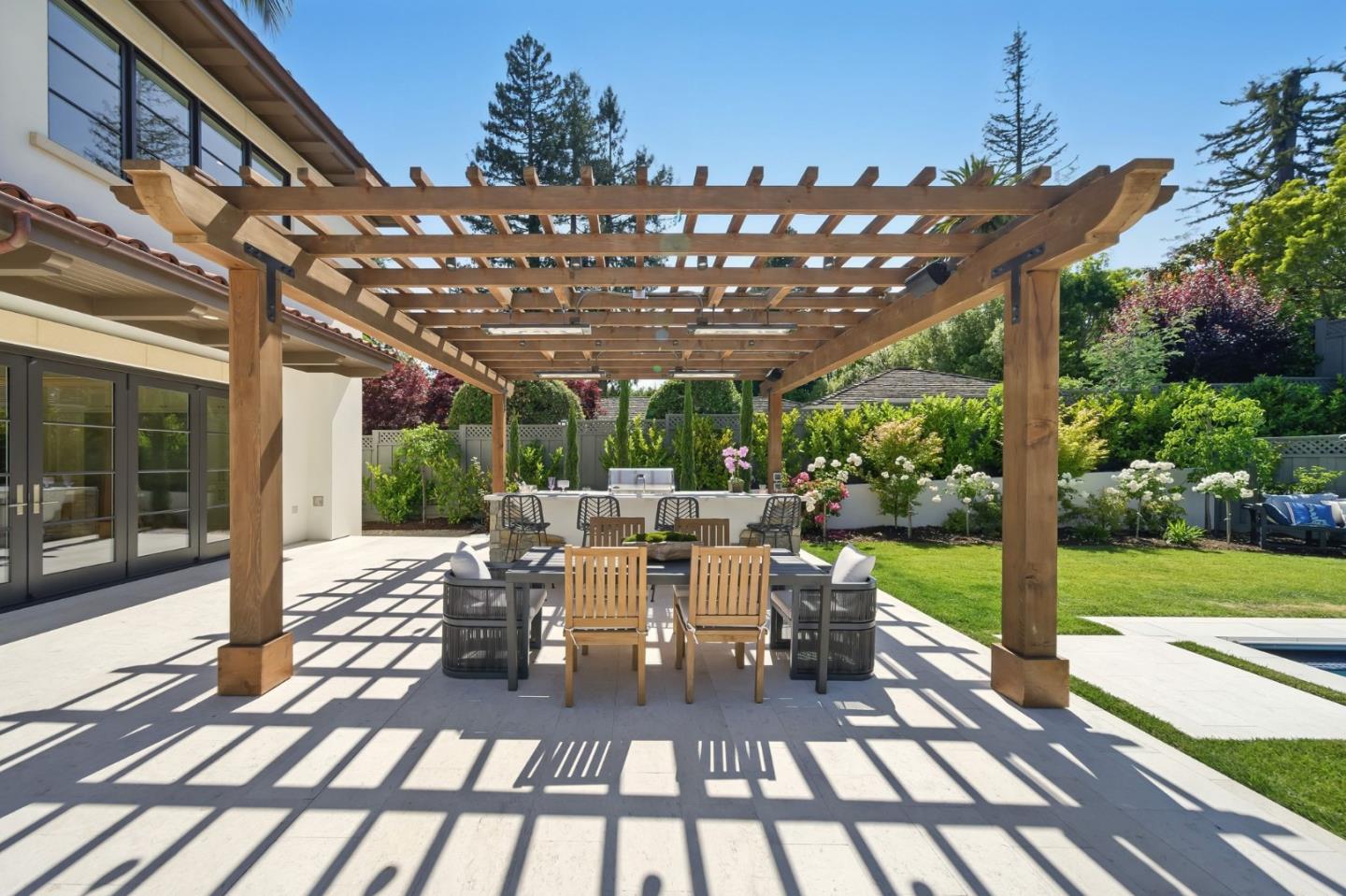 Detail Gallery Image 66 of 112 For 830 Bromfield Rd, San Mateo,  CA 94402 - 4 Beds | 4/2 Baths