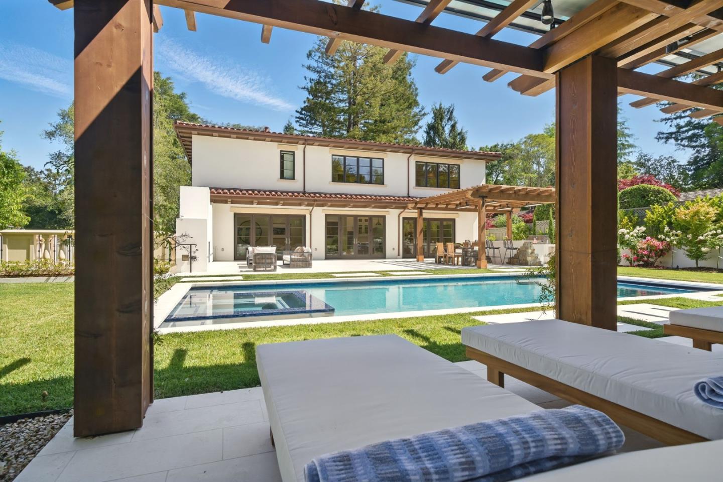 Detail Gallery Image 74 of 112 For 830 Bromfield Rd, San Mateo,  CA 94402 - 4 Beds | 4/2 Baths