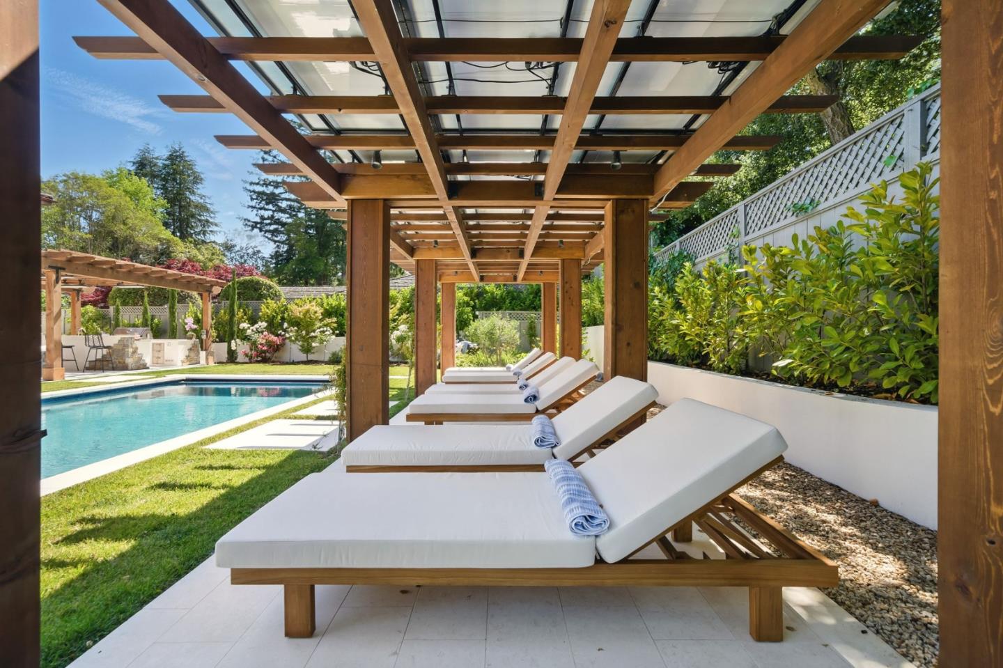 Detail Gallery Image 75 of 112 For 830 Bromfield Rd, San Mateo,  CA 94402 - 4 Beds | 4/2 Baths