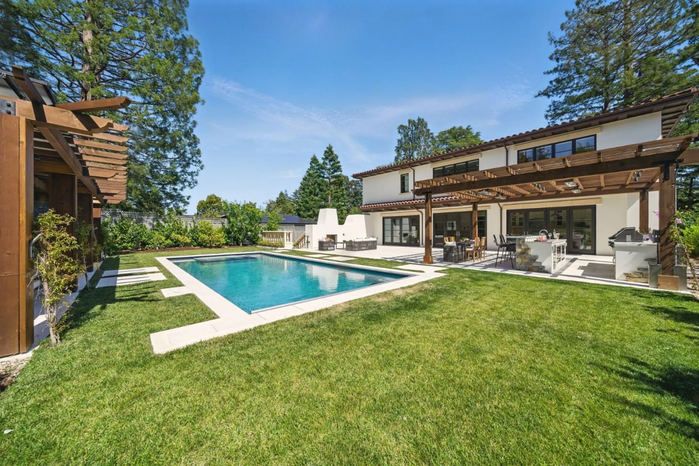 Detail Gallery Image 77 of 112 For 830 Bromfield Rd, San Mateo,  CA 94402 - 4 Beds | 4/2 Baths
