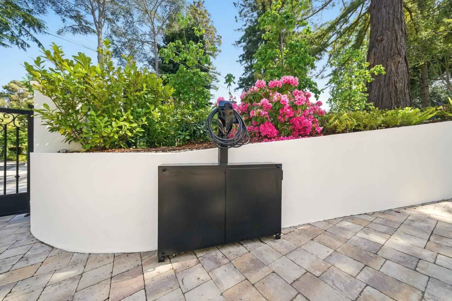 Detail Gallery Image 86 of 112 For 830 Bromfield Rd, San Mateo,  CA 94402 - 4 Beds | 4/2 Baths