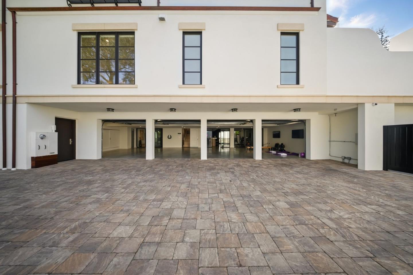 Detail Gallery Image 88 of 112 For 830 Bromfield Rd, San Mateo,  CA 94402 - 4 Beds | 4/2 Baths