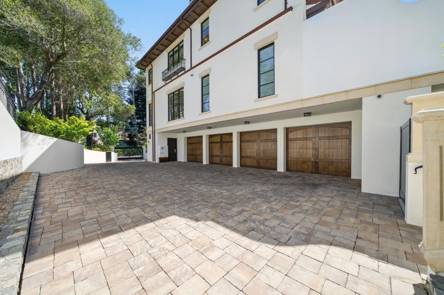 Detail Gallery Image 89 of 112 For 830 Bromfield Rd, San Mateo,  CA 94402 - 4 Beds | 4/2 Baths