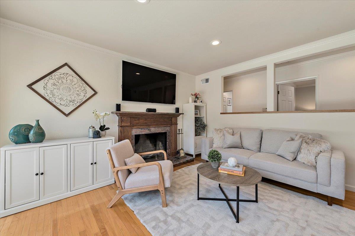 Detail Gallery Image 10 of 22 For 1340 Sierra Mar Dr, San Jose,  CA 95118 - 3 Beds | 2 Baths