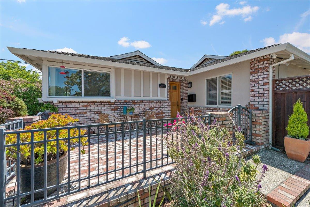 Detail Gallery Image 2 of 22 For 1340 Sierra Mar Dr, San Jose,  CA 95118 - 3 Beds | 2 Baths
