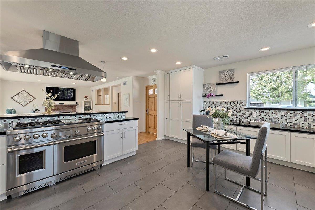 Detail Gallery Image 4 of 22 For 1340 Sierra Mar Dr, San Jose,  CA 95118 - 3 Beds | 2 Baths