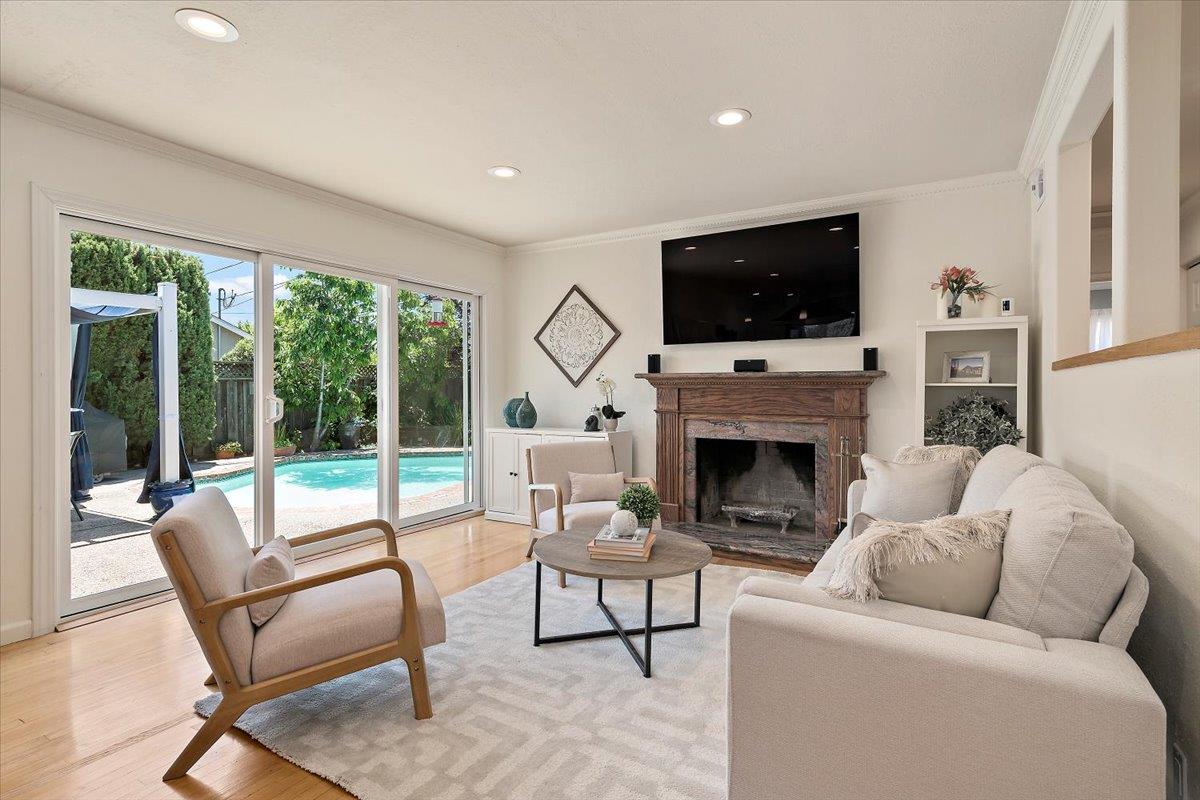 Detail Gallery Image 8 of 22 For 1340 Sierra Mar Dr, San Jose,  CA 95118 - 3 Beds | 2 Baths