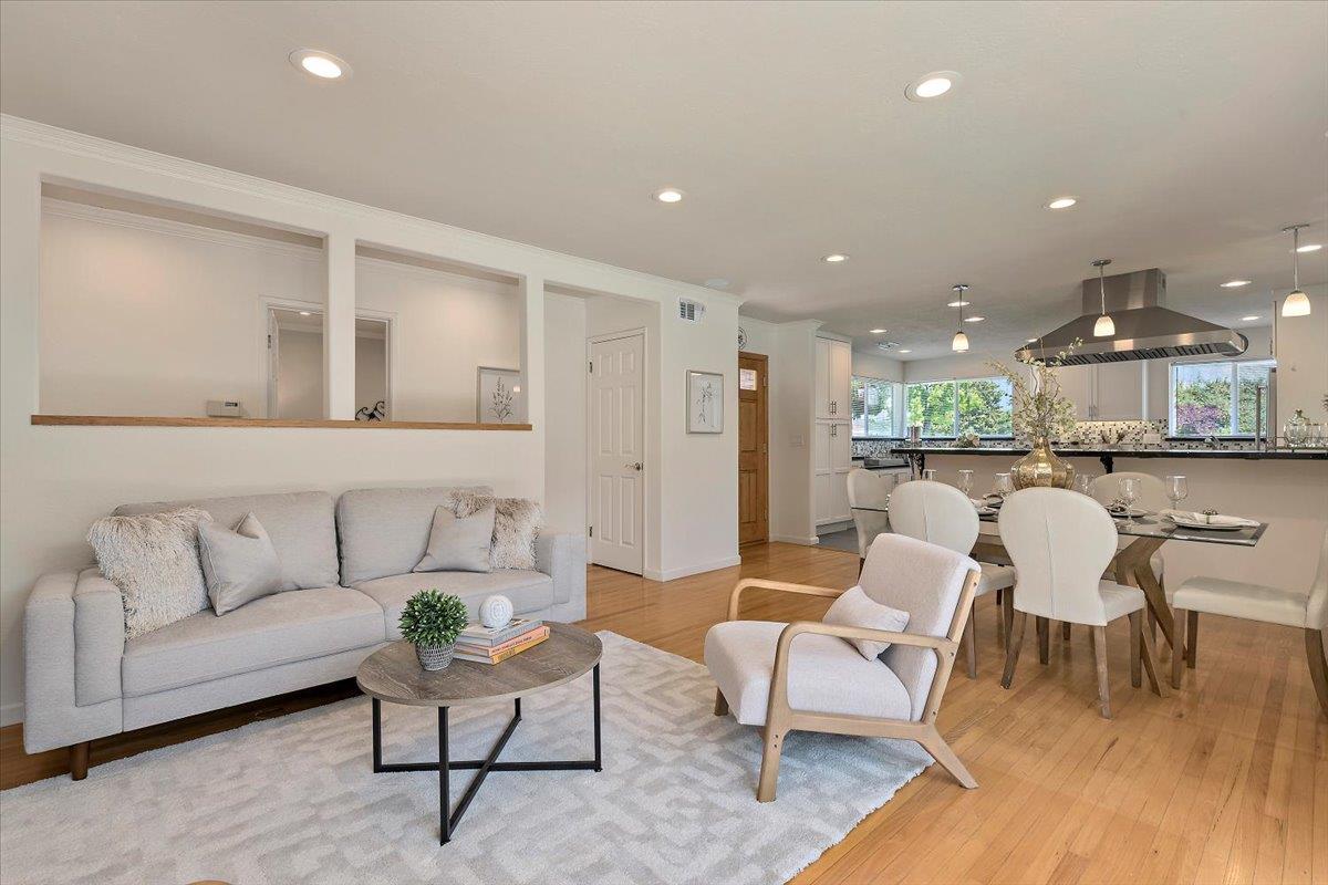 Detail Gallery Image 9 of 22 For 1340 Sierra Mar Dr, San Jose,  CA 95118 - 3 Beds | 2 Baths
