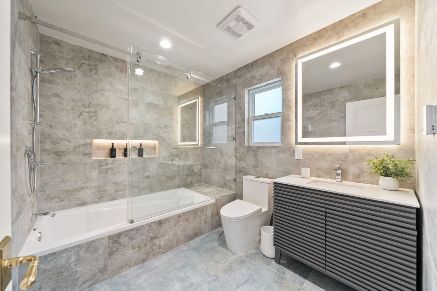 Detail Gallery Image 16 of 72 For 1025 Walnut St, San Carlos,  CA 94070 - 4 Beds | 4 Baths