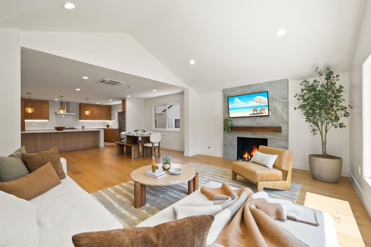 Detail Gallery Image 19 of 72 For 1025 Walnut St, San Carlos,  CA 94070 - 4 Beds | 4 Baths