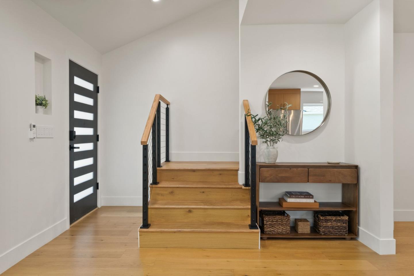 Detail Gallery Image 22 of 72 For 1025 Walnut St, San Carlos,  CA 94070 - 4 Beds | 4 Baths