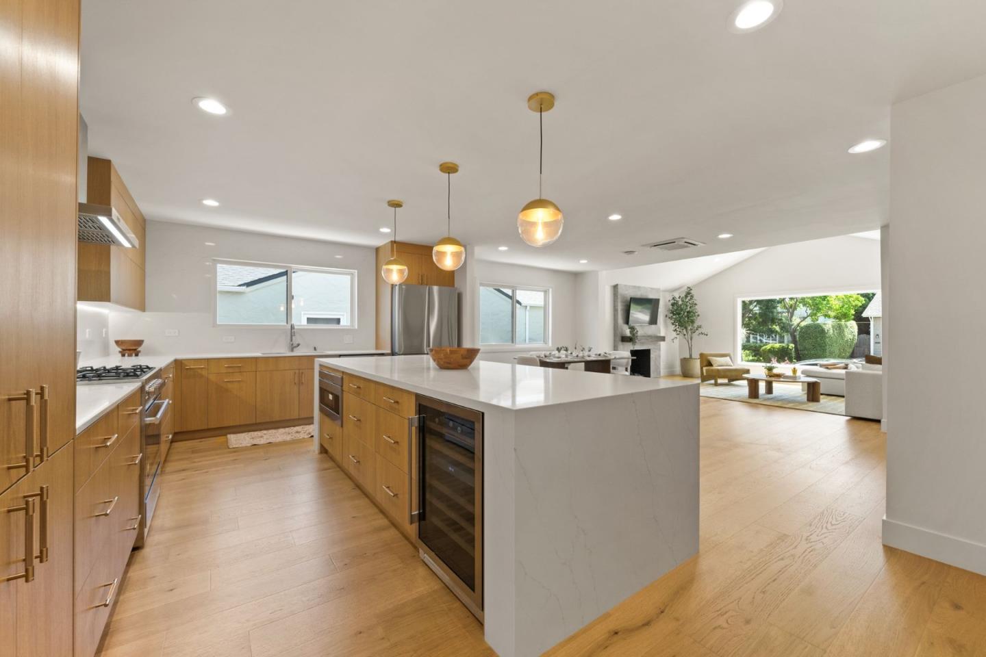 Detail Gallery Image 23 of 72 For 1025 Walnut St, San Carlos,  CA 94070 - 4 Beds | 4 Baths